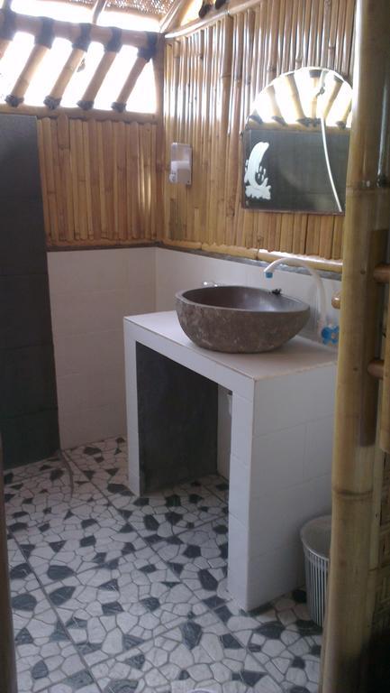 Tua Tua Keladi Bungalows Gili Air Exterior foto