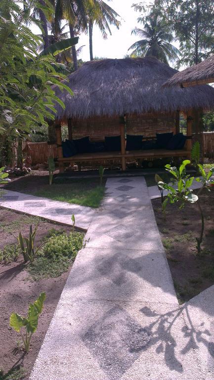 Tua Tua Keladi Bungalows Gili Air Exterior foto