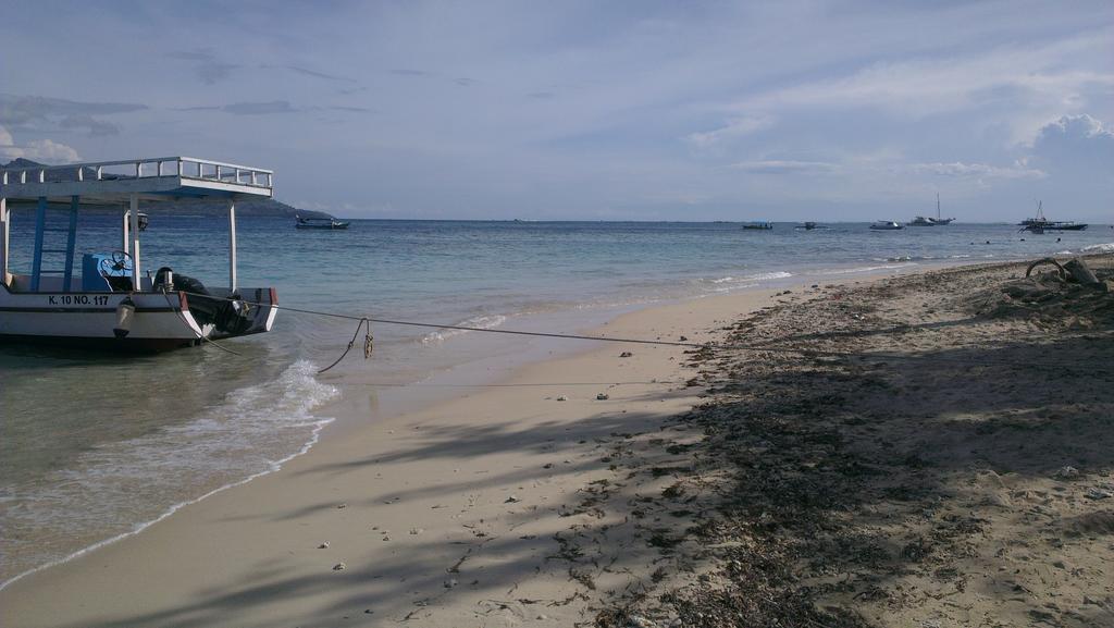 Tua Tua Keladi Bungalows Gili Air Exterior foto